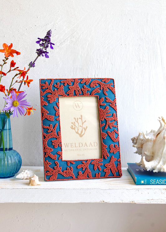 Beaded photo frame in coral design AKS003