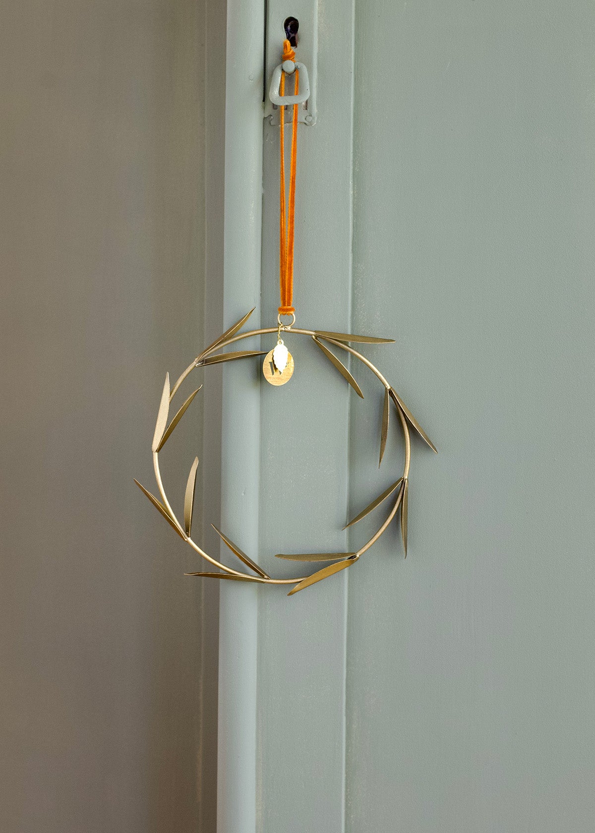 Brass wreath EW-5307br