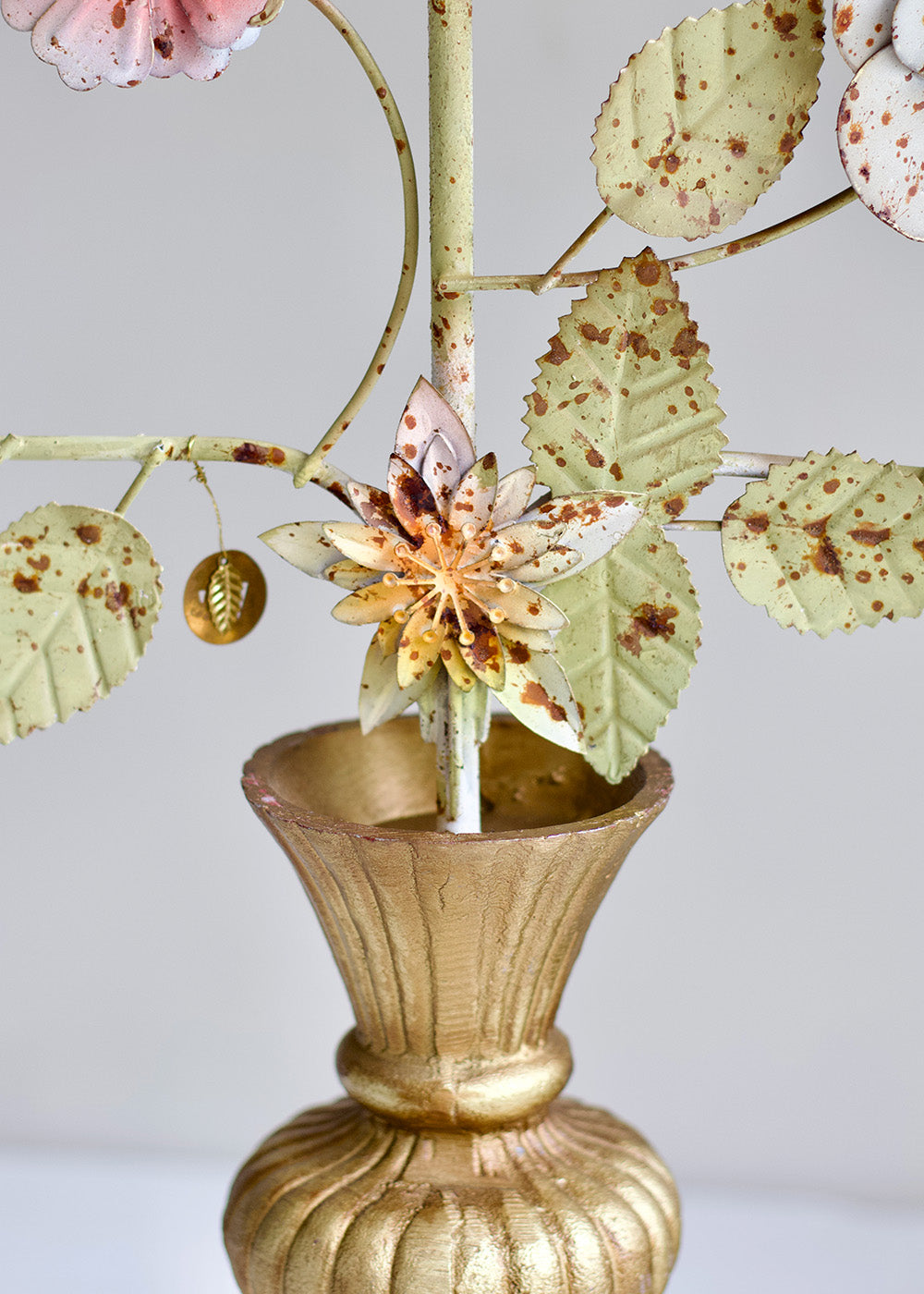 Candelabra flowers NAW23050